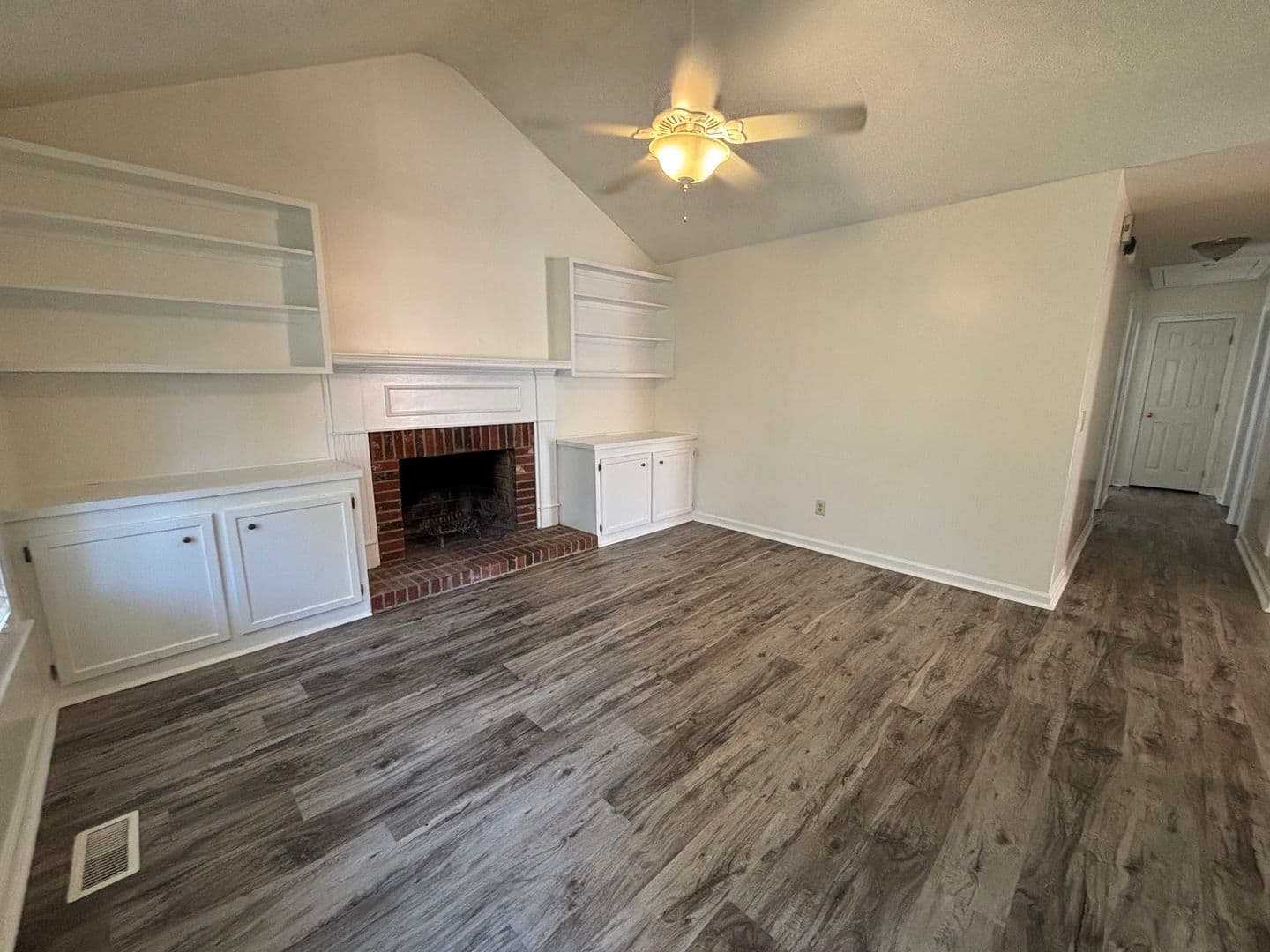 Columbia House: 1007 Chevis Street