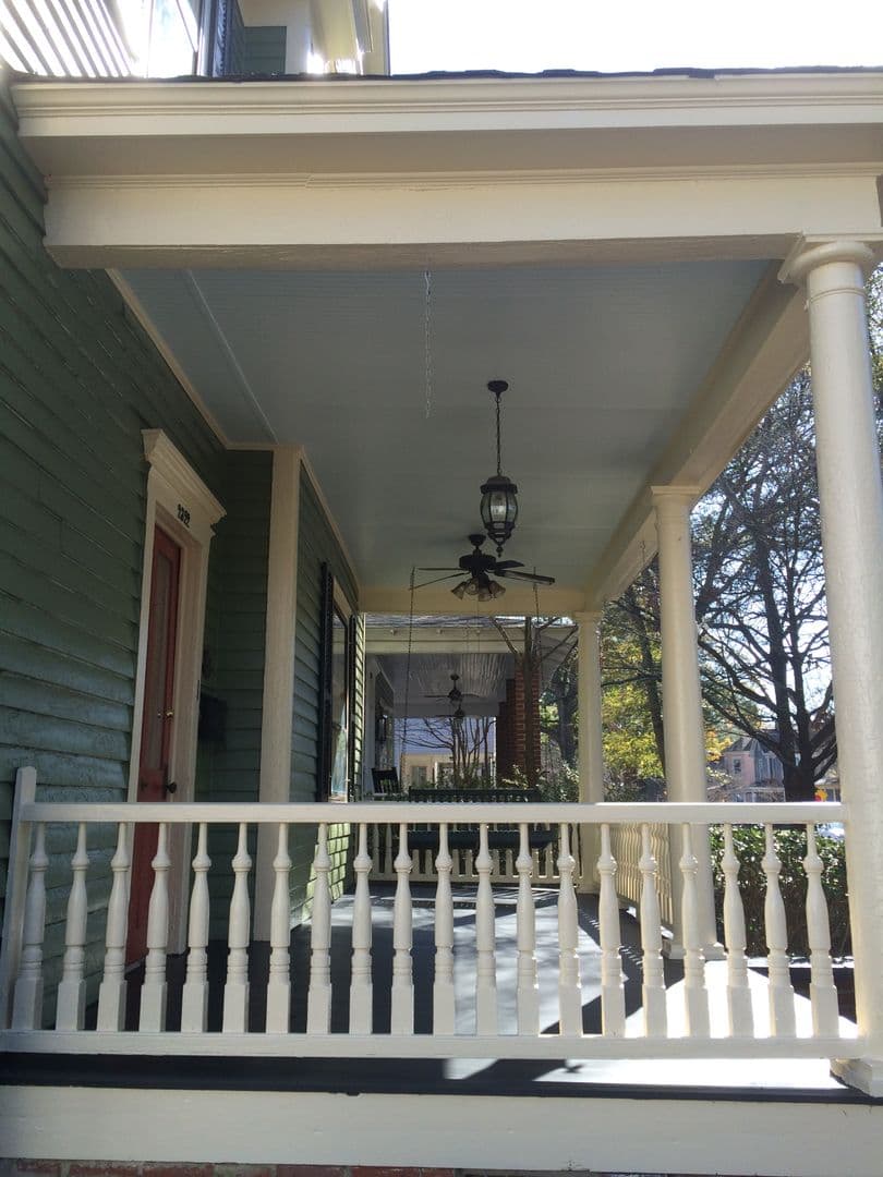 Columbia House: 2322 Lincoln Street