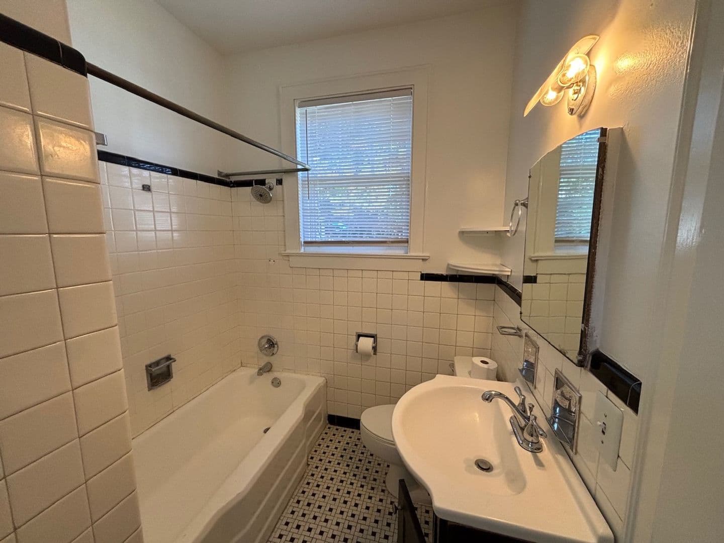 Columbia House: 1103 A Parkside Drive