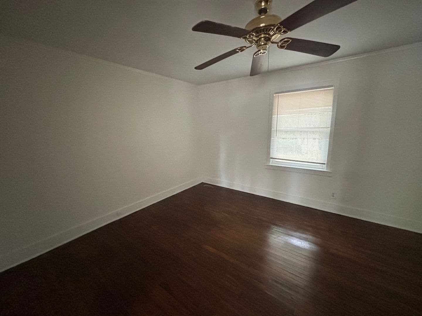 Columbia Apartment: 1403/1405/1407 McArthur Avenue