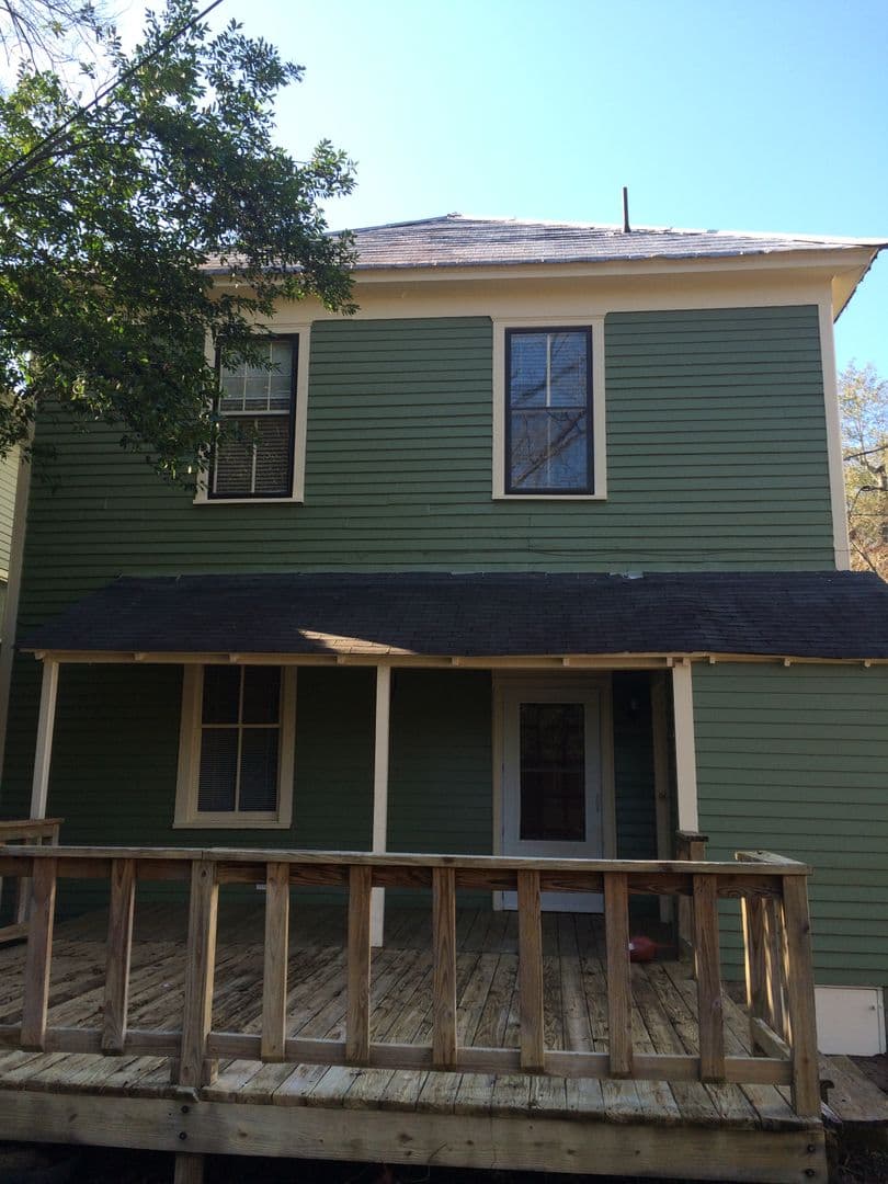 Columbia House: 2322 Lincoln Street