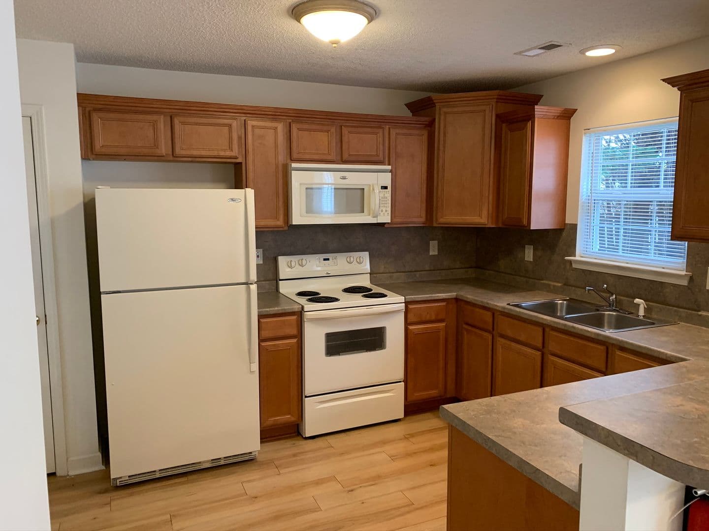 Mooresville House: 177 Clusters Circle