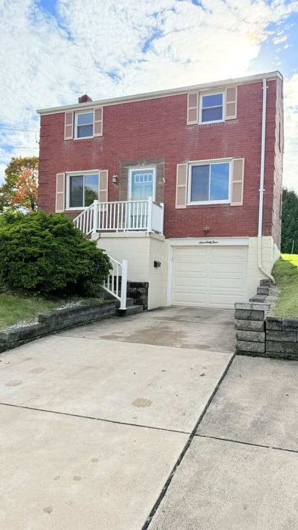 Pittsburgh House: 964 Elizabeth St