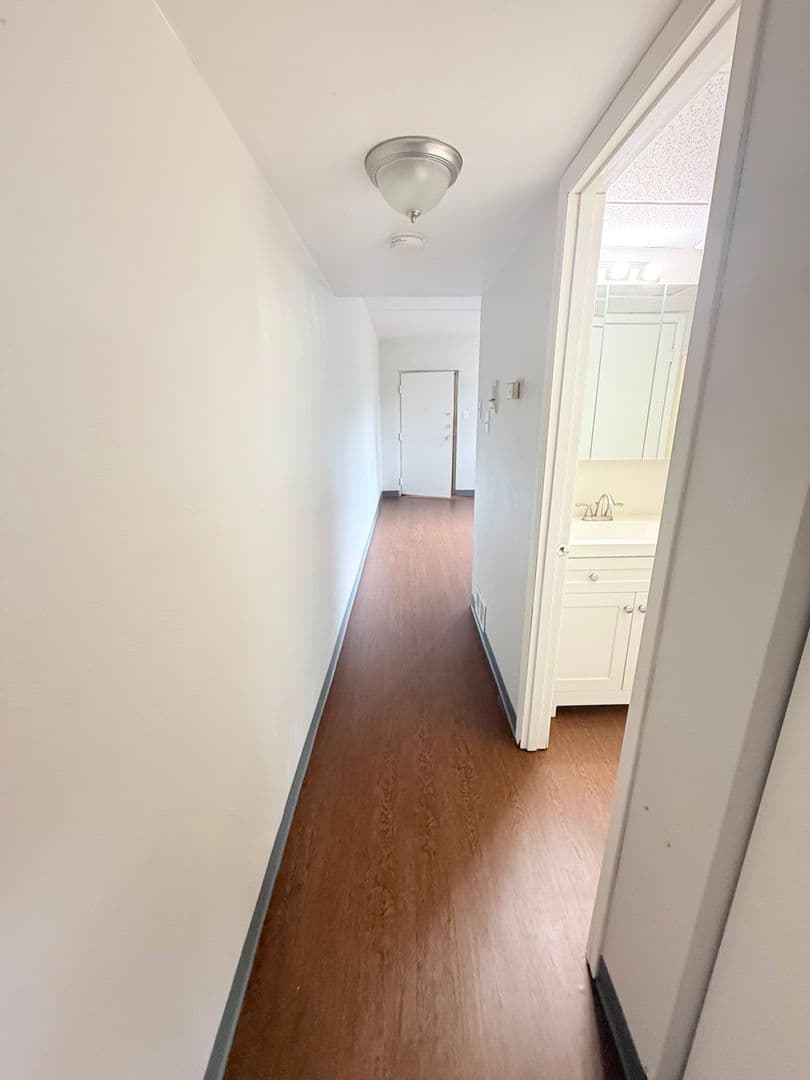 Verona Apartment: 462 South Ave
