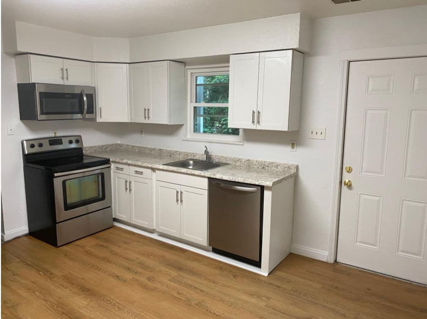 Pittsburgh Apartment: 29 Lawn Street