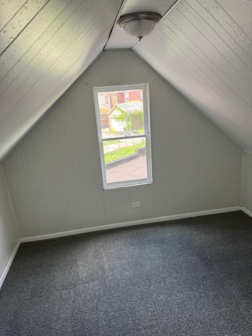 Swissvale Apartment: 2050 Monongahela Ave