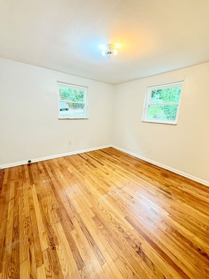 Ross Apartment: 3447-3453 Evergreen Rd