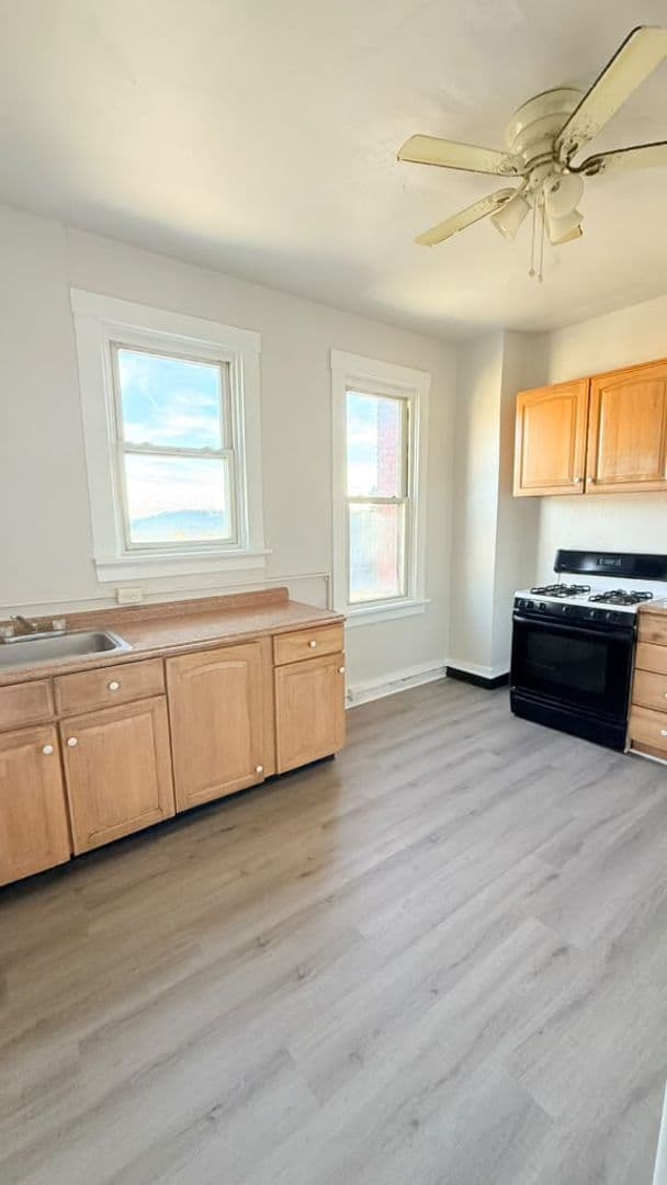 Swissvale Apartment: 2018 Noble St