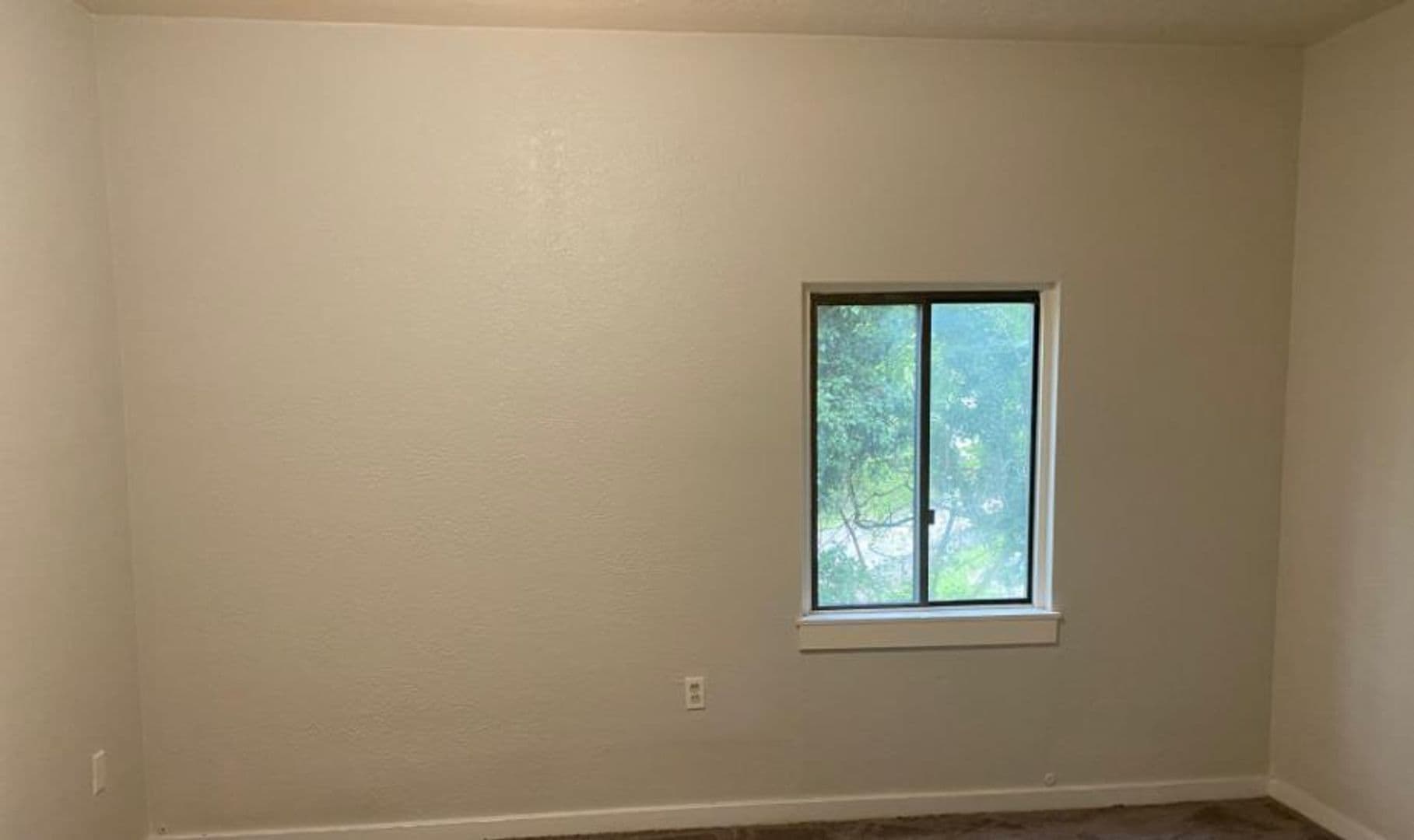 Pittsburgh Apartment: 29 Lawn Street
