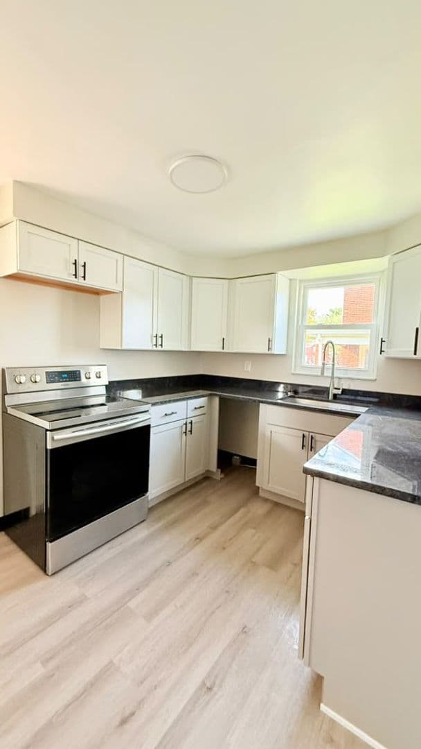 Pittsburgh House: 964 Elizabeth St