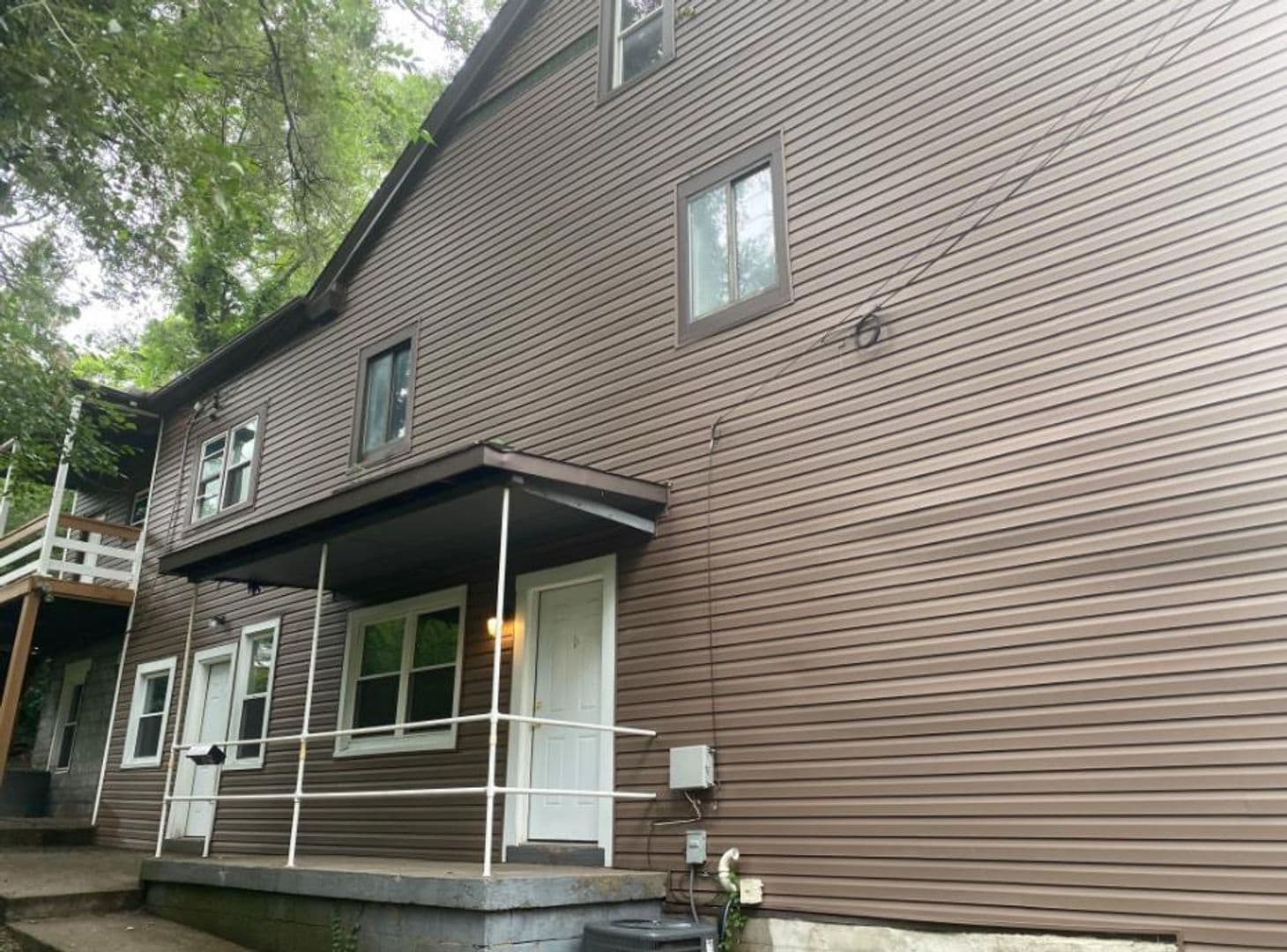 Pittsburgh Apartment: 29 Lawn Street