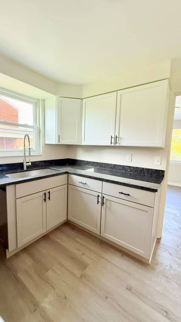 Pittsburgh House: 964 Elizabeth St