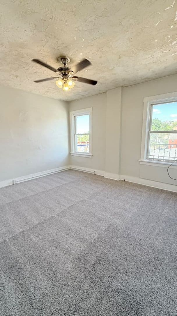 Swissvale Apartment: 2018 Noble St
