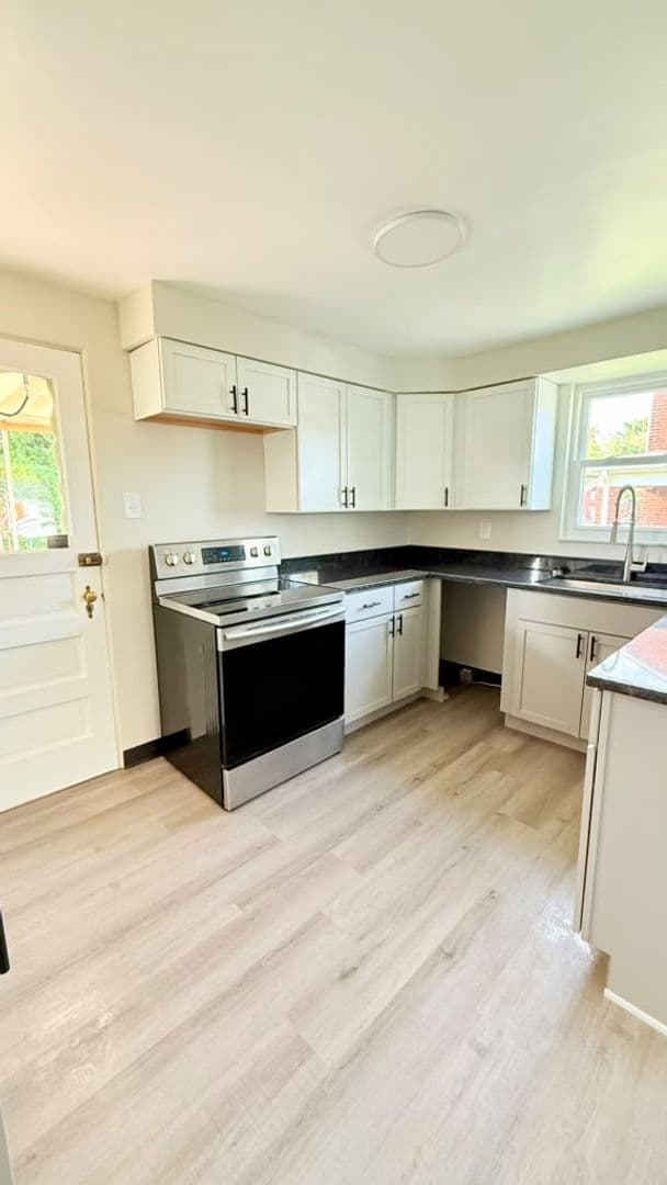 Pittsburgh House: 964 Elizabeth St