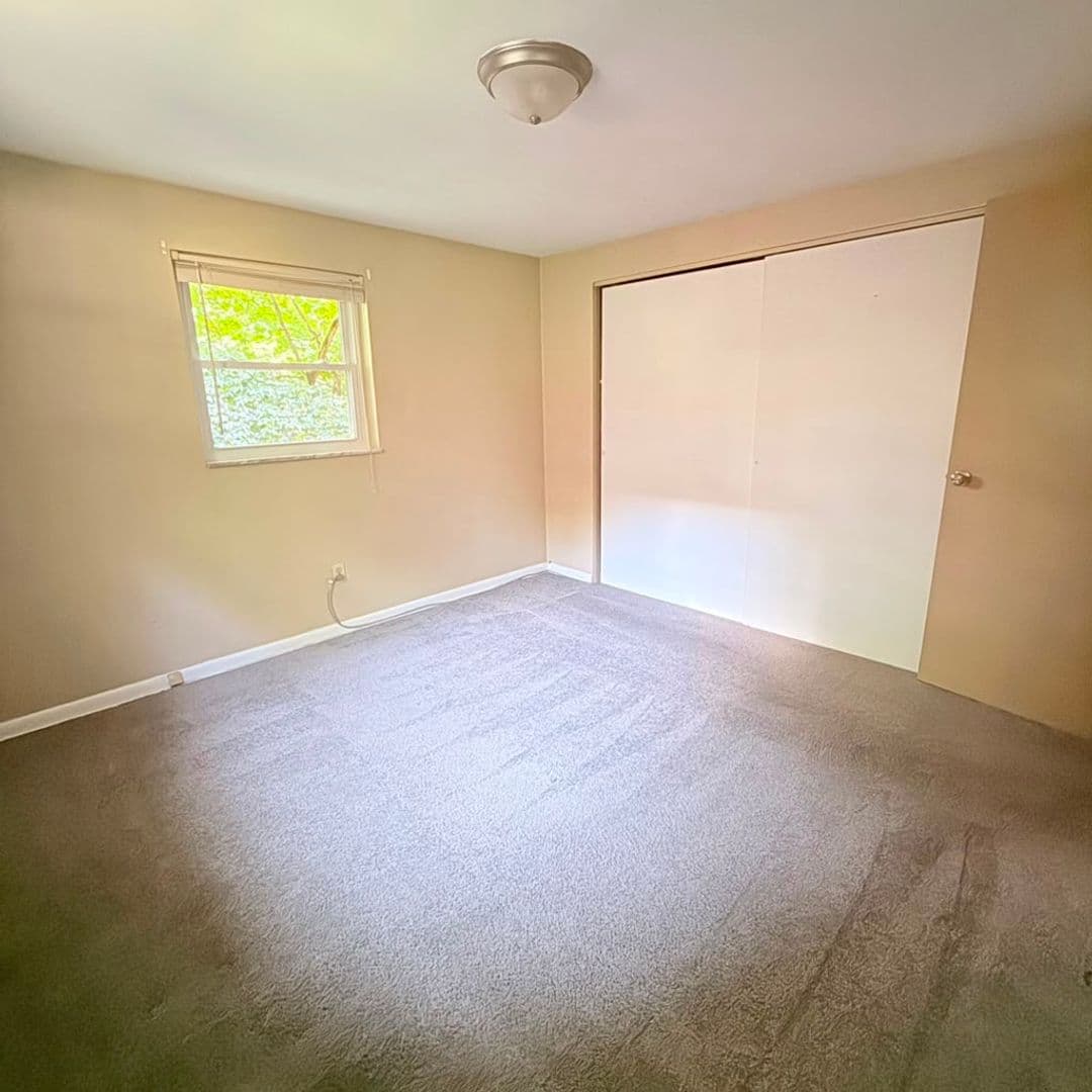 Ross Apartment: 3447-3453 Evergreen Rd