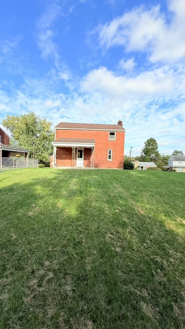Pittsburgh House: 964 Elizabeth St