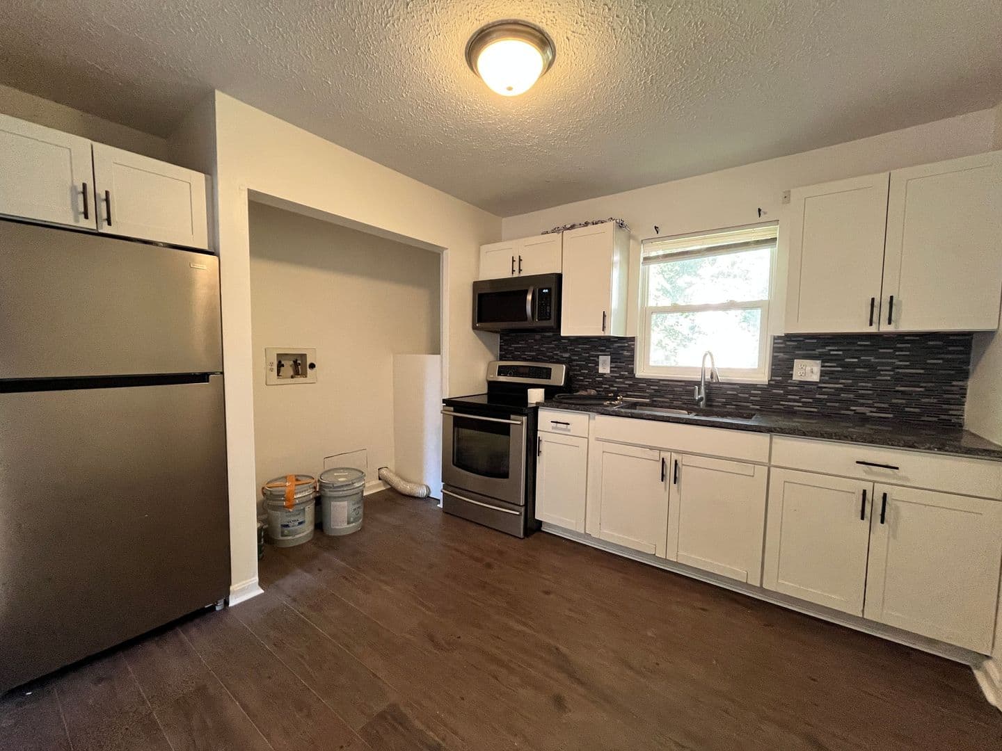 Noblesville Apartment: 410-420 S 11th St