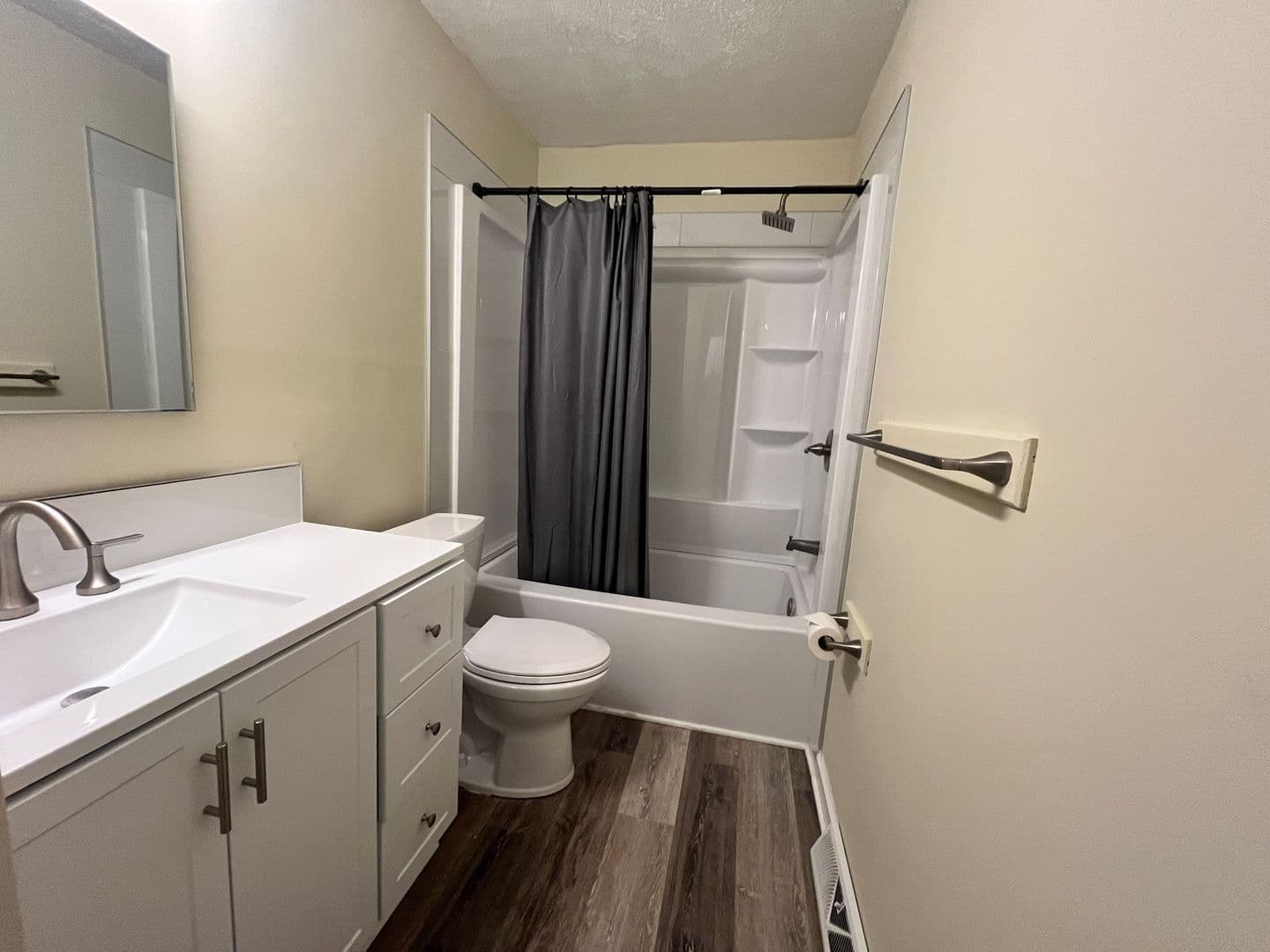 Arcadia Apartment: 307 Sunset Lane