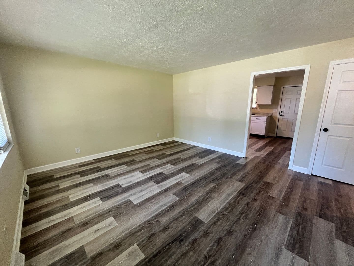 Arcadia Apartment: 307 Sunset Lane