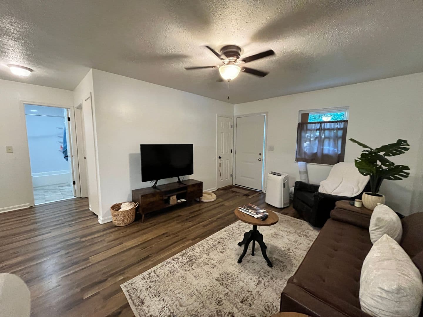 Noblesville Apartment: 410-420 S 11th St