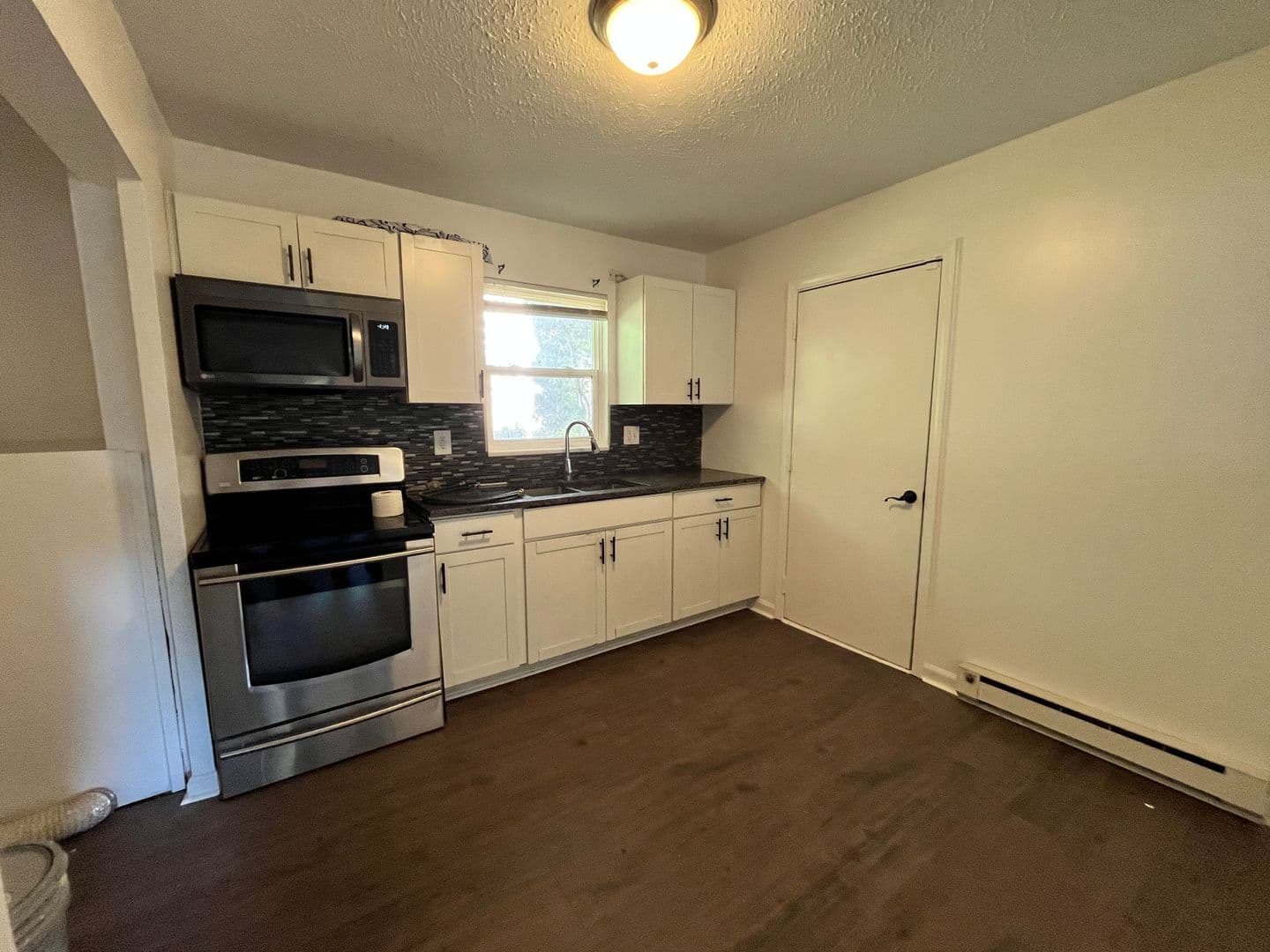 Noblesville Apartment: 410-420 S 11th St