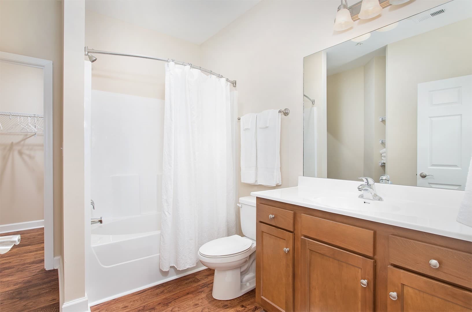 Bowling Green Apartment: 442 Bourbon Street