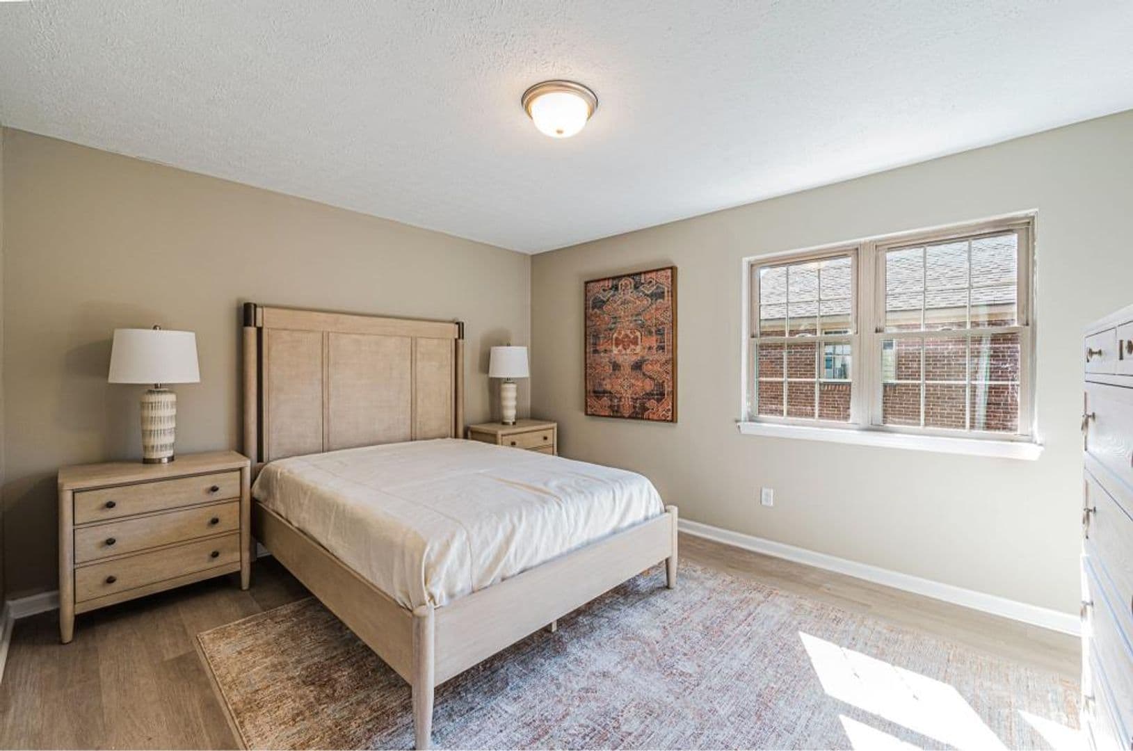 Bowling Green Apartment: 1722 Chestnut Street