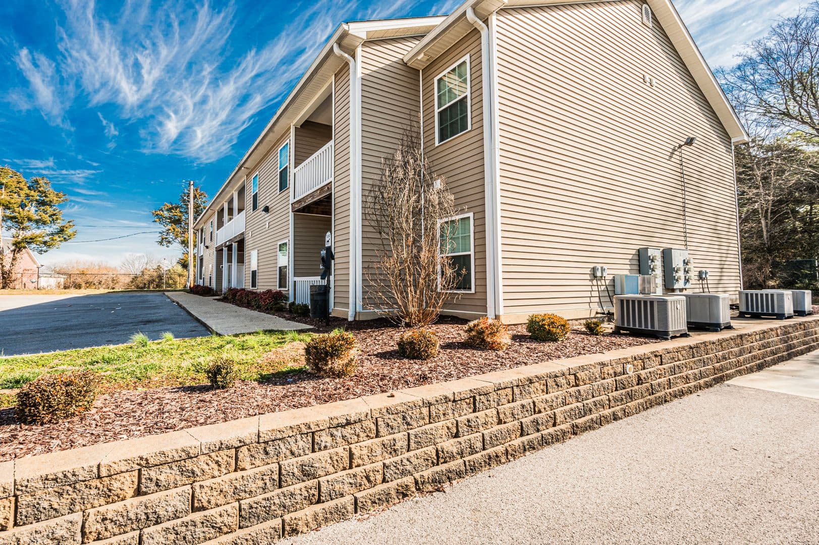 Bowling Green Apartment: Lynnwood Way