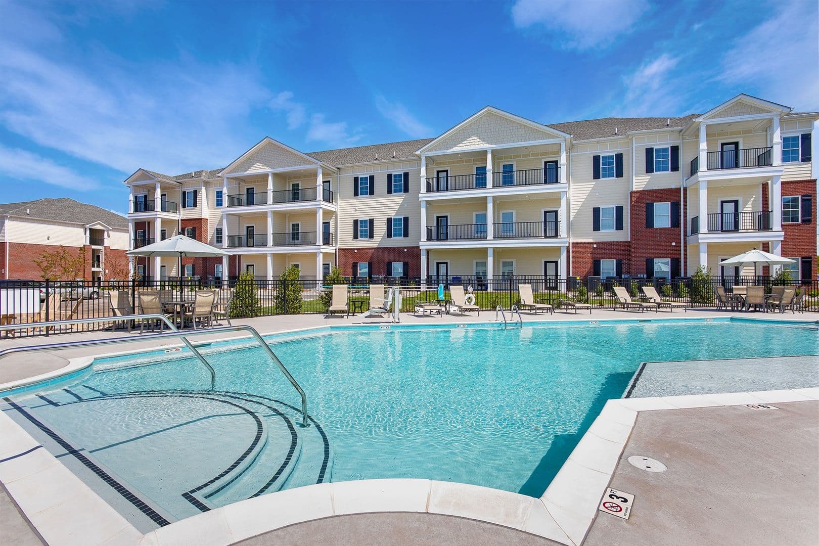 Bowling Green Apartment: 442 Bourbon Street