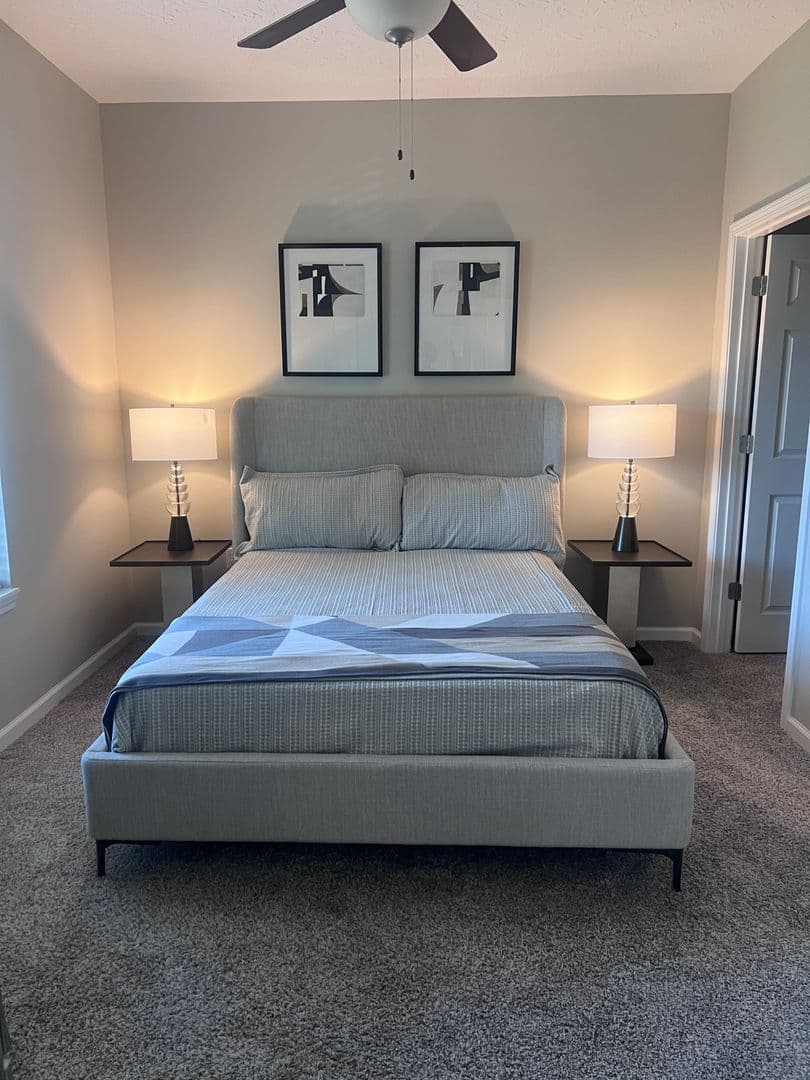 Bowling Green Apartment: Lynnwood Way