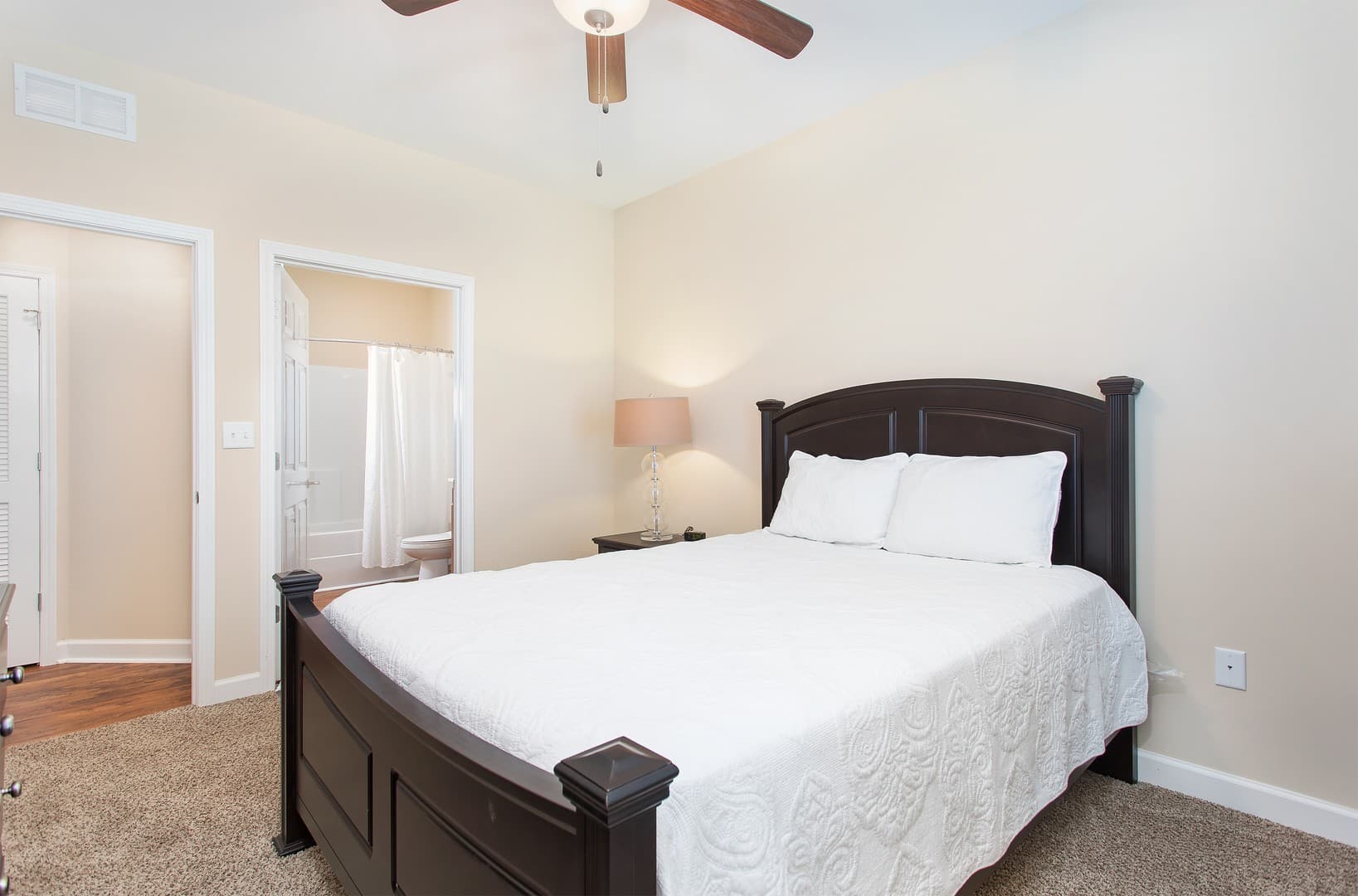 Bowling Green Apartment: 442 Bourbon Street