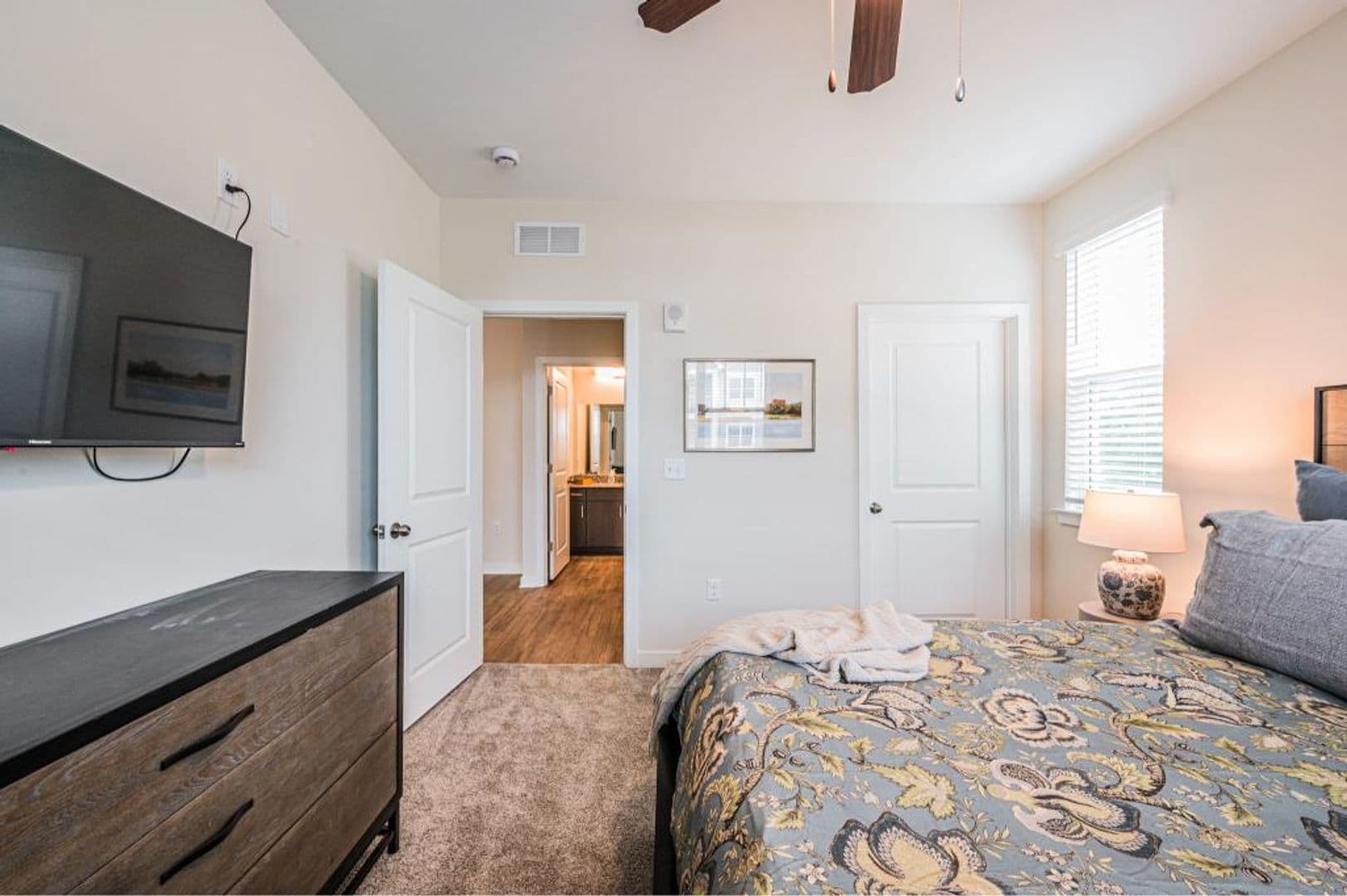 Elizabethtown Apartment: 2458 Nelson Drive