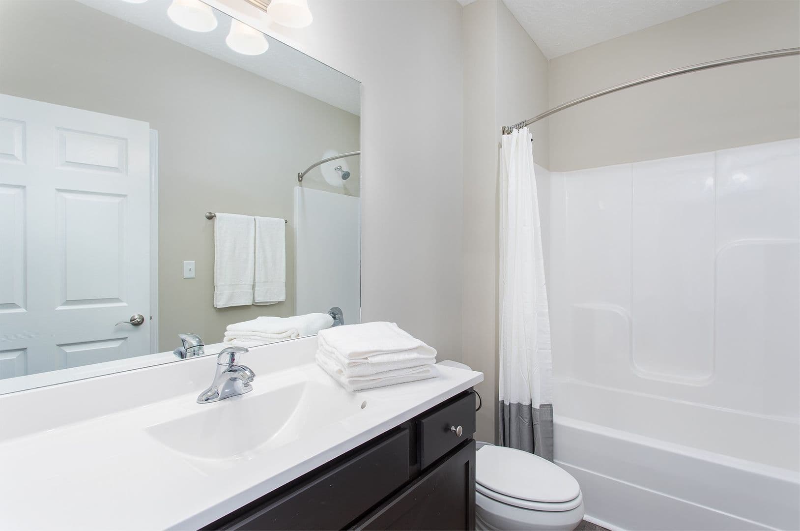 Bowling Green Apartment: 442 Bourbon Street