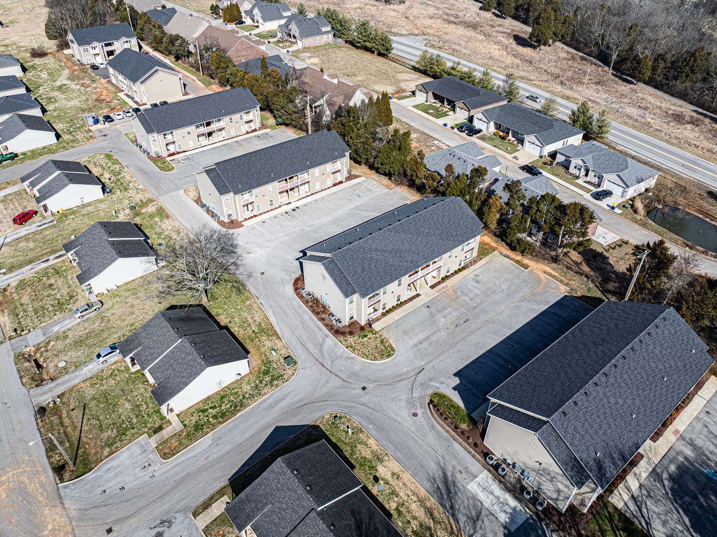 Bowling Green Apartment: Lynnwood Way