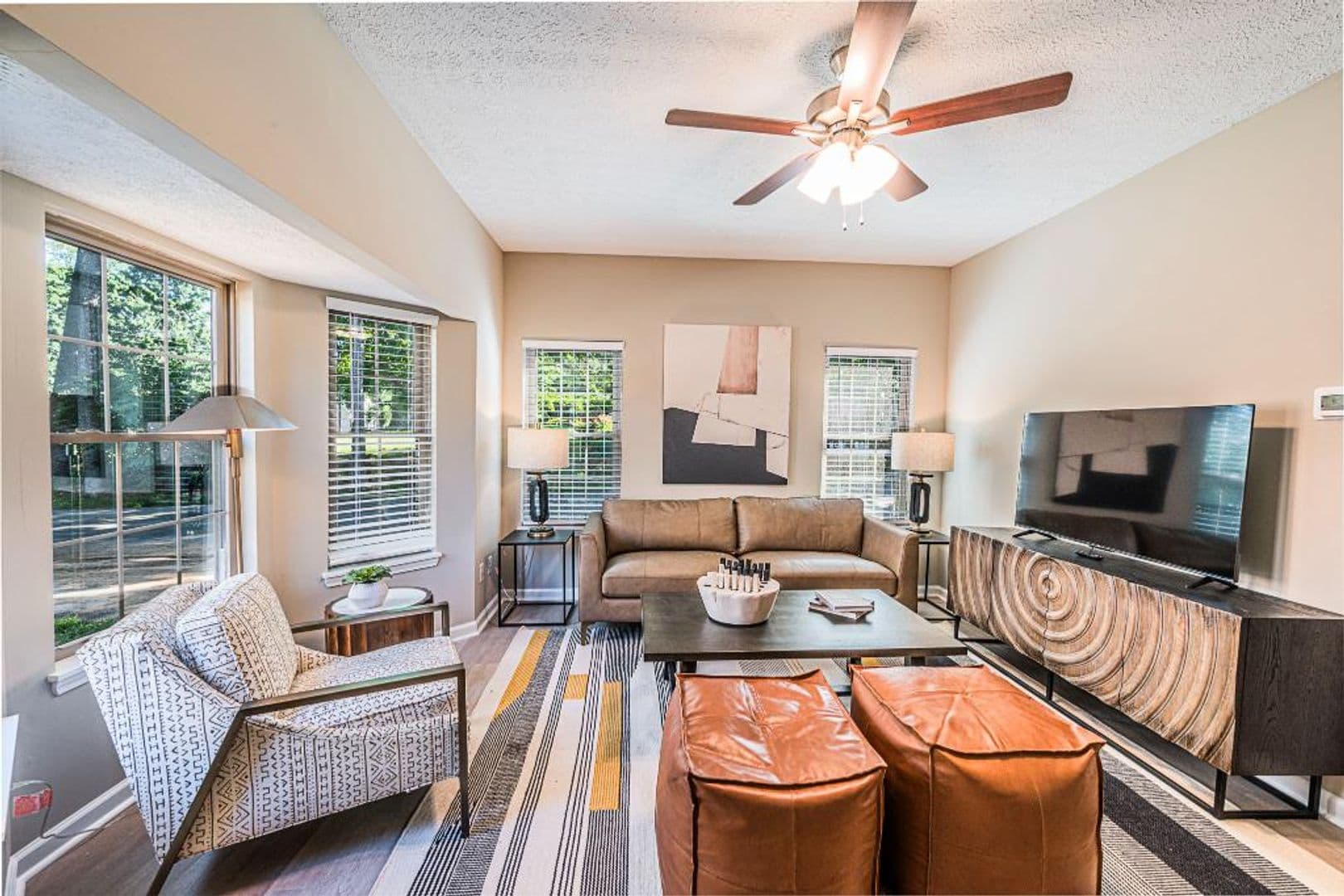 Bowling Green Apartment: 1722 Chestnut Street
