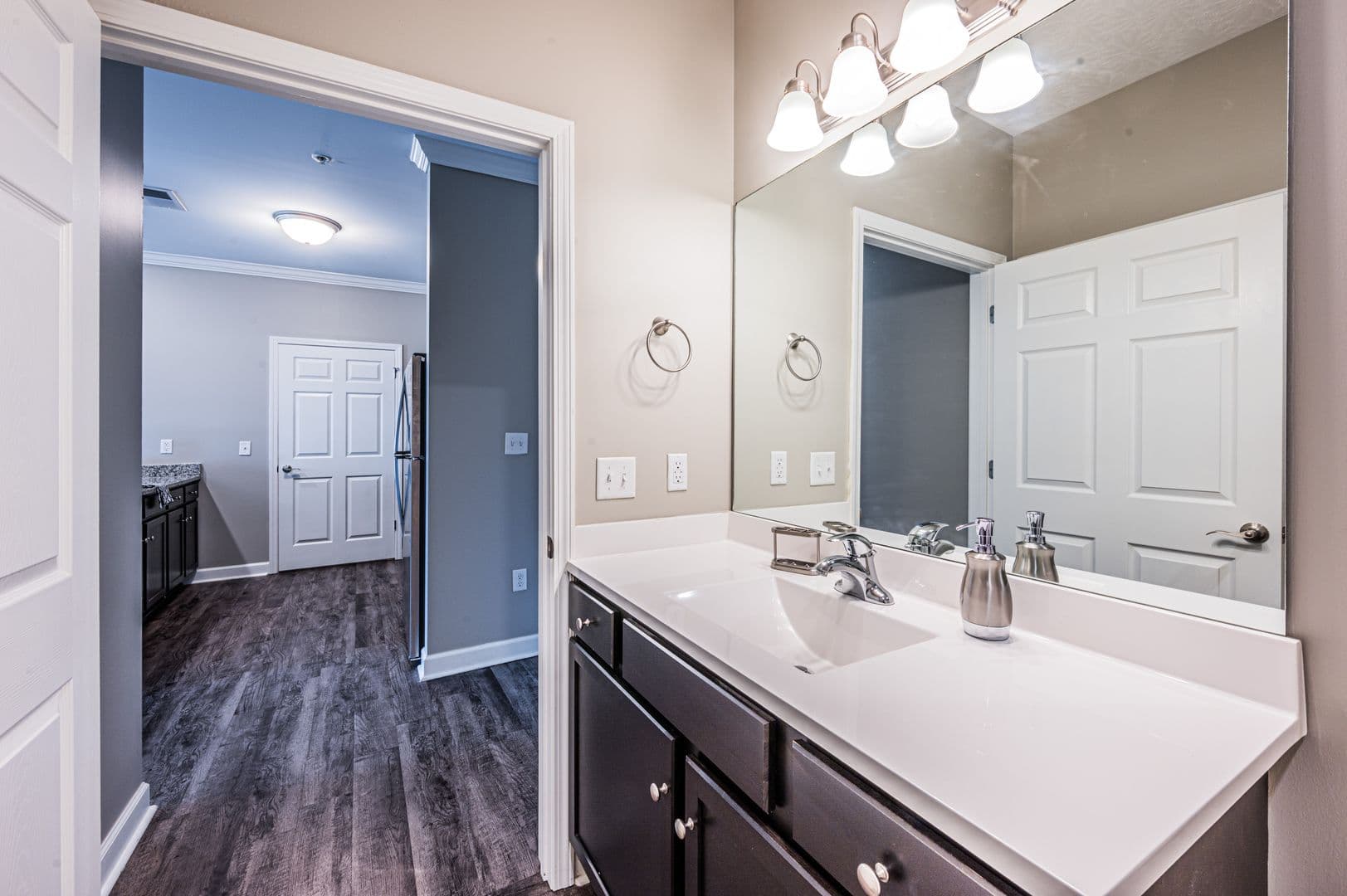Bowling Green Apartment: 442 Bourbon Street