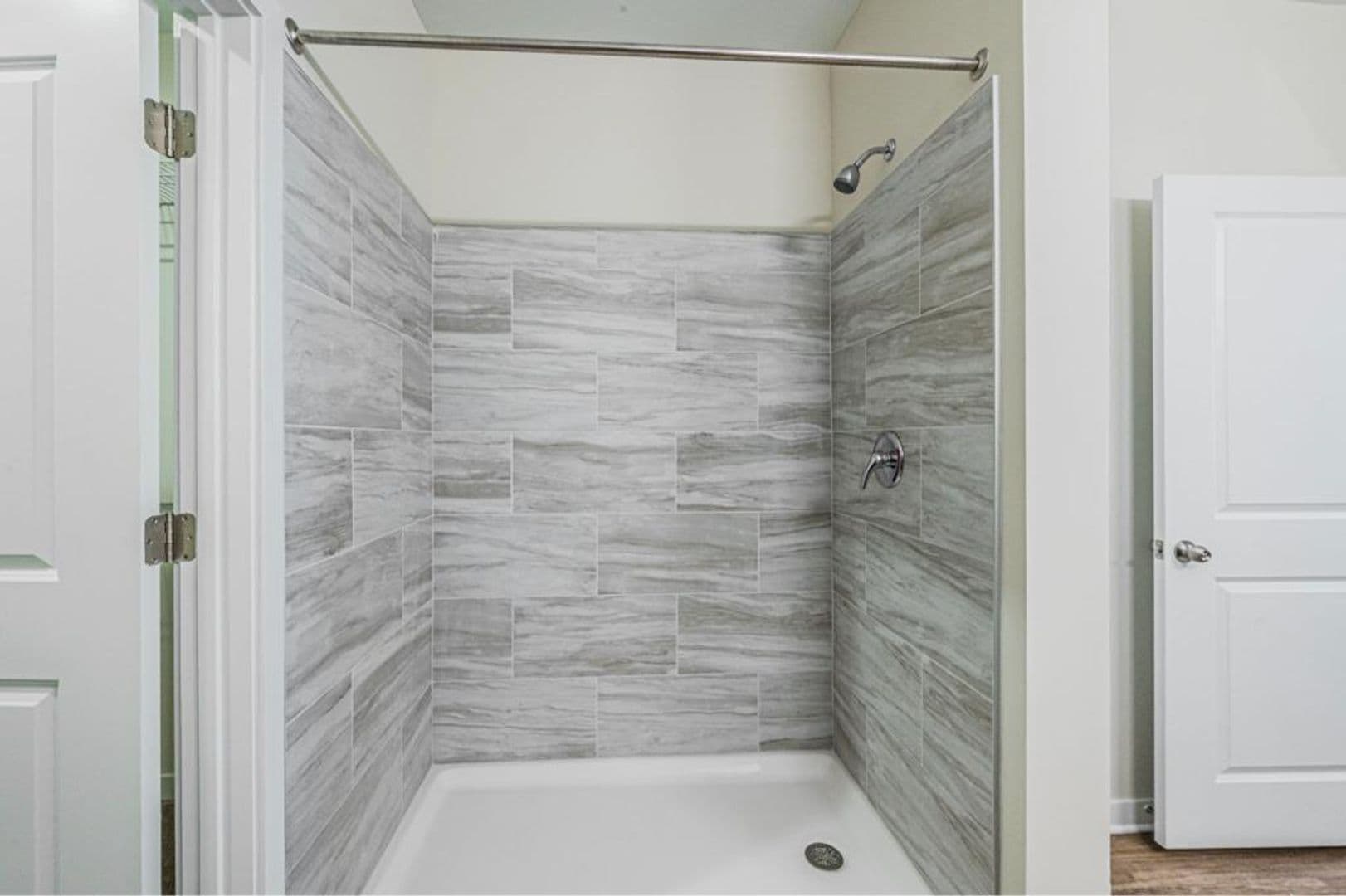 Elizabethtown Apartment: 2458 Nelson Drive