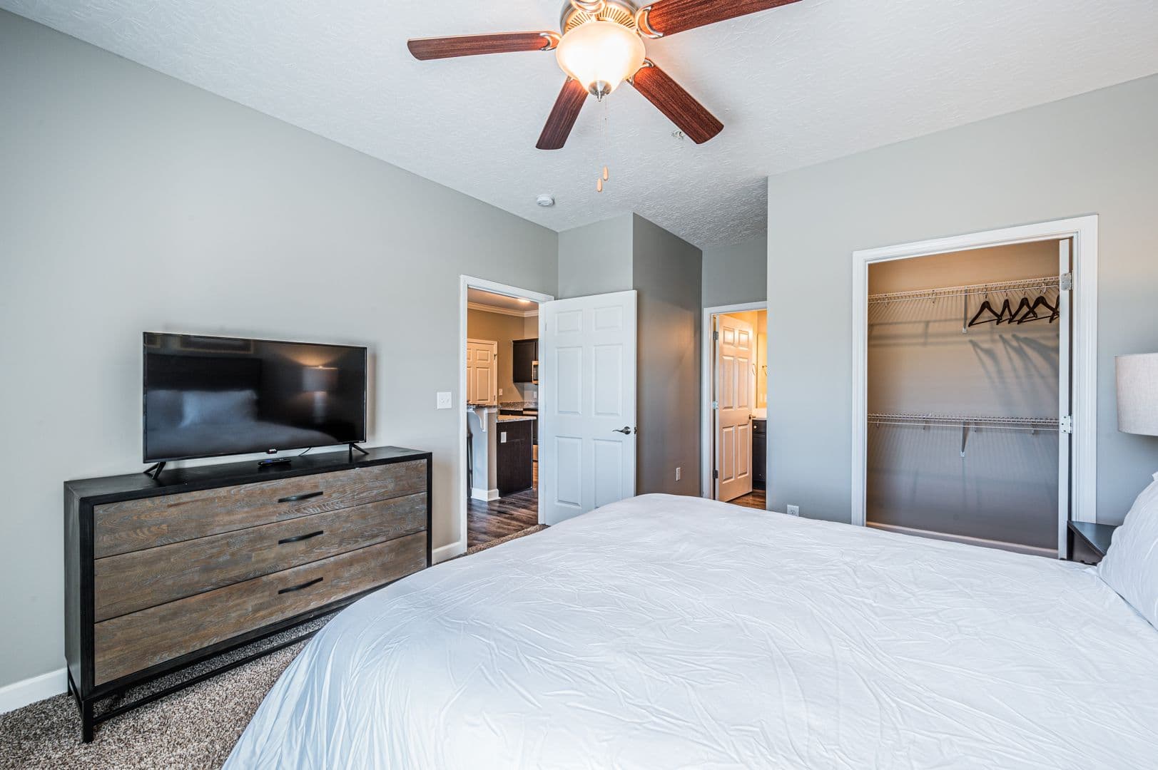 Bowling Green Apartment: 442 Bourbon Street