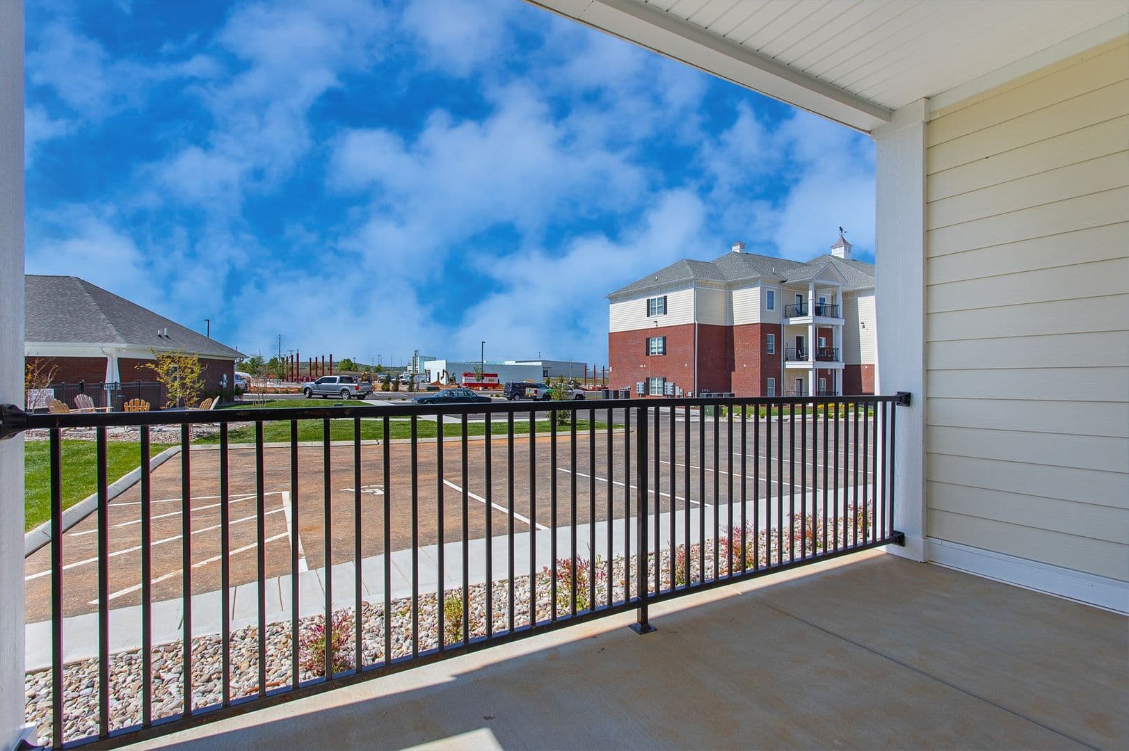 Bowling Green Apartment: 442 Bourbon Street