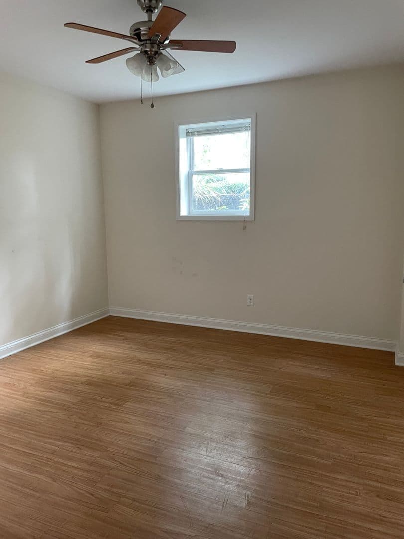 Bowling Green Apartment: 1227 High Street