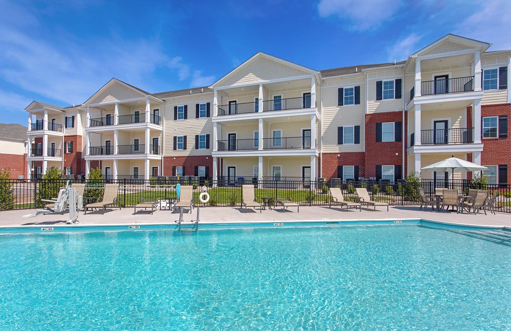Bowling Green Apartment: 442 Bourbon Street