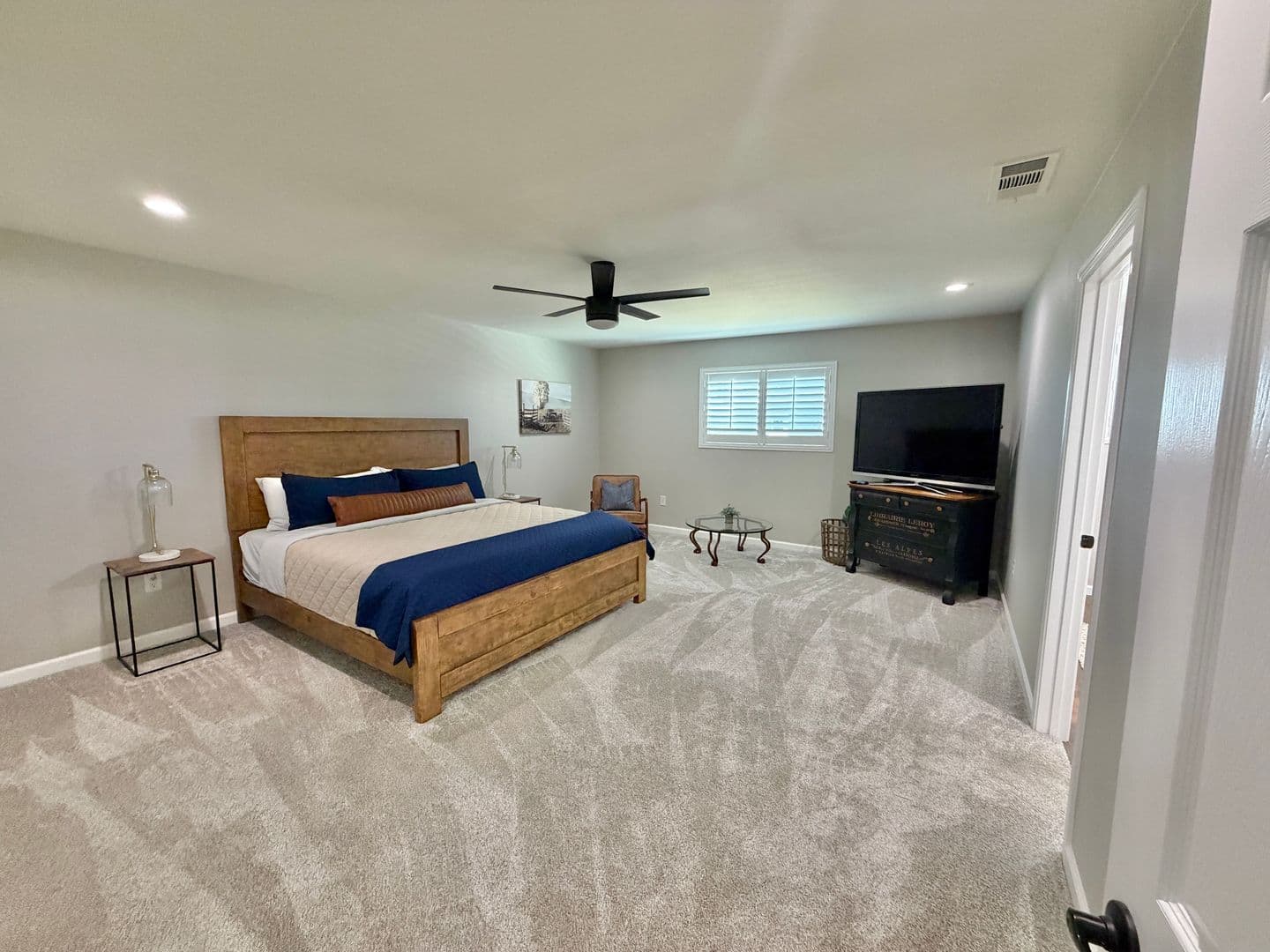 Dos Palos House: 11520 State Highway 152