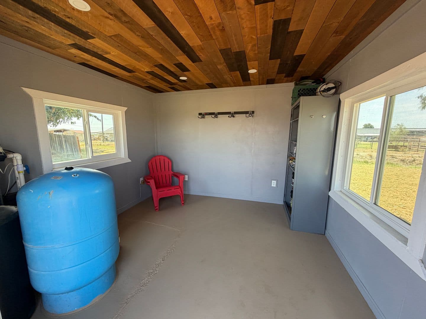 Dos Palos House: 11520 State Highway 152