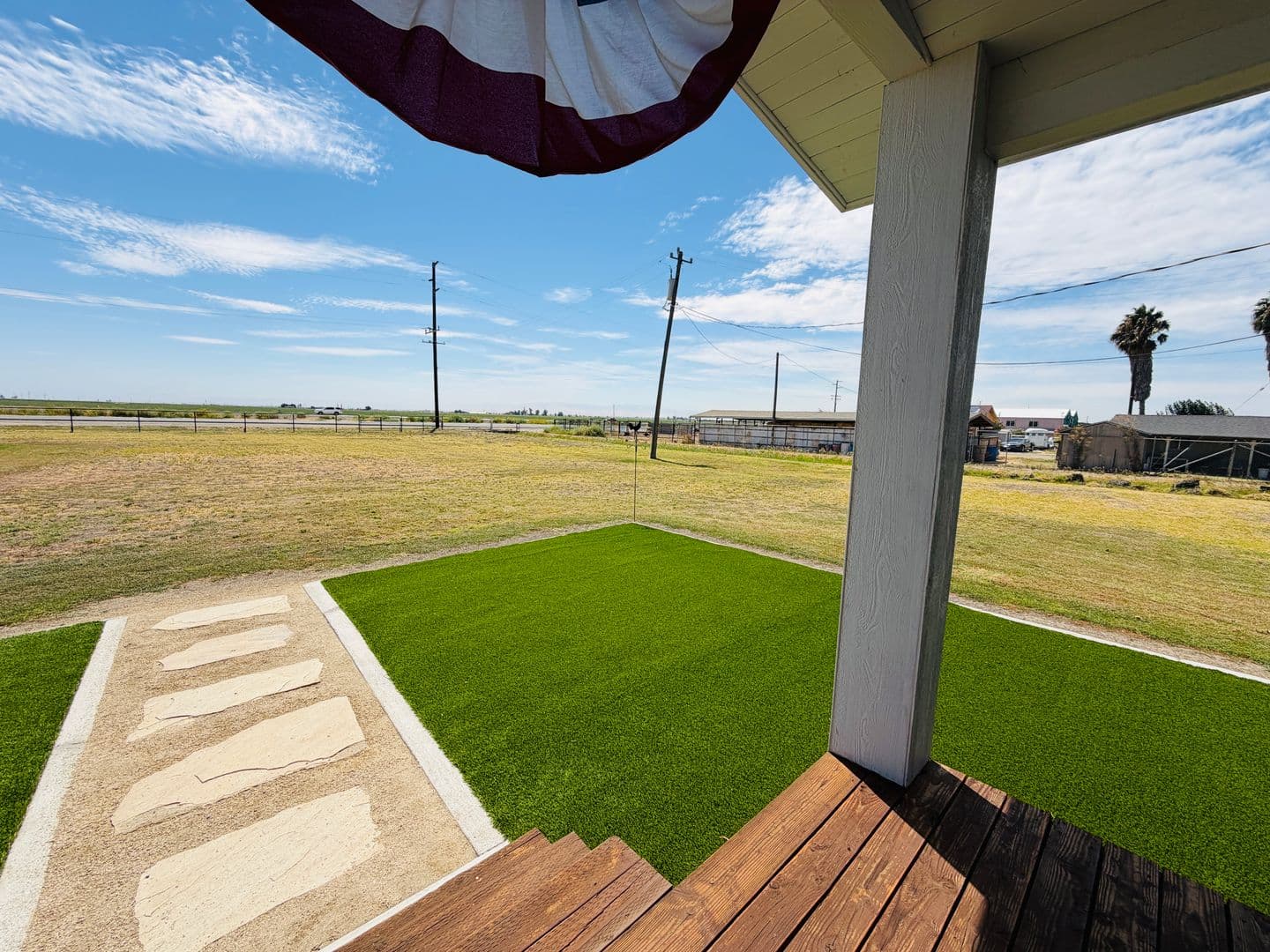 Dos Palos House: 11520 State Highway 152