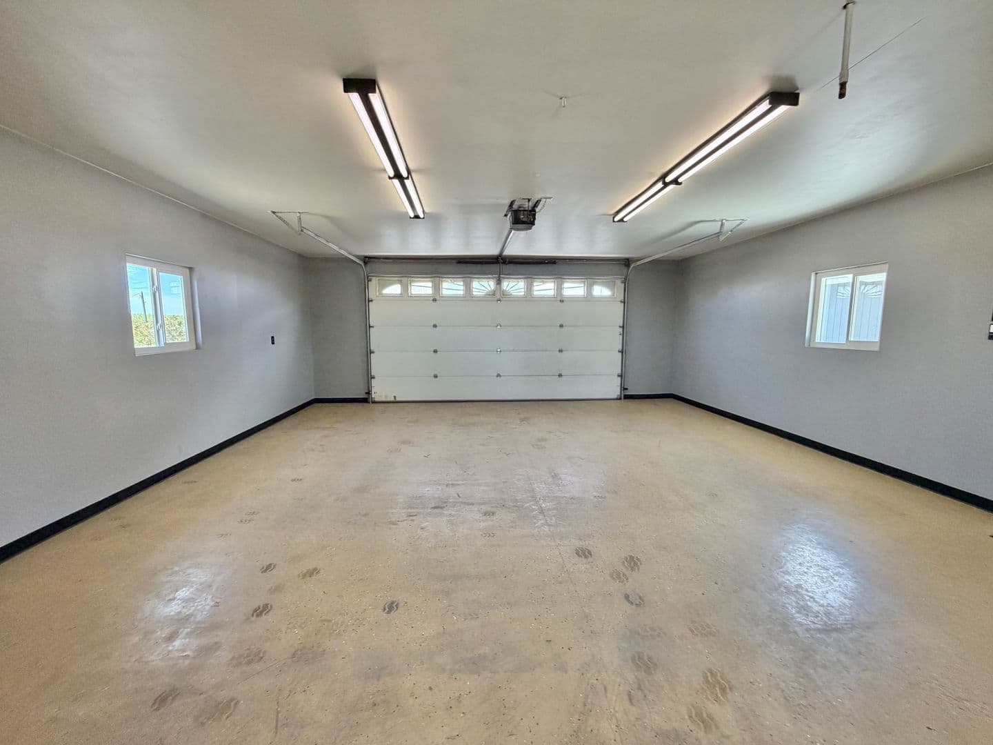 Dos Palos House: 11520 State Highway 152