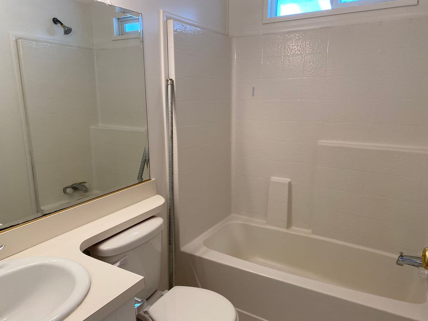 Los Banos House: 12090 Nantes Ave