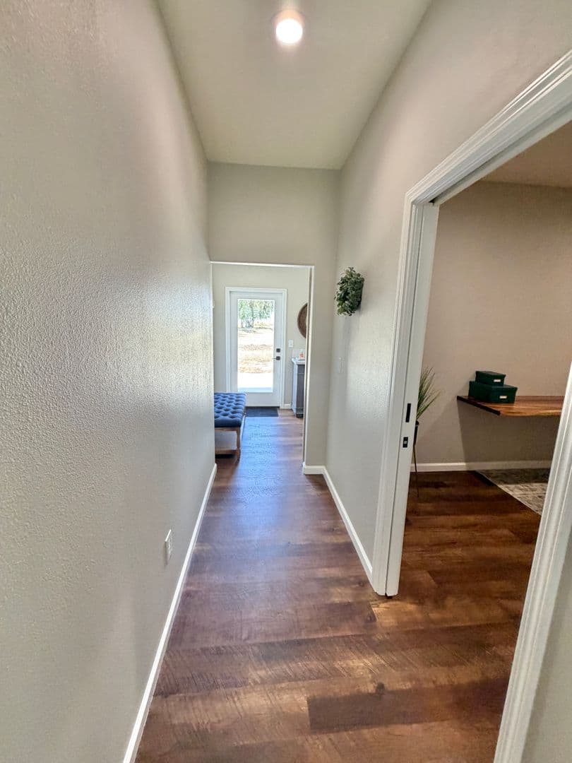 Dos Palos House: 11520 State Highway 152