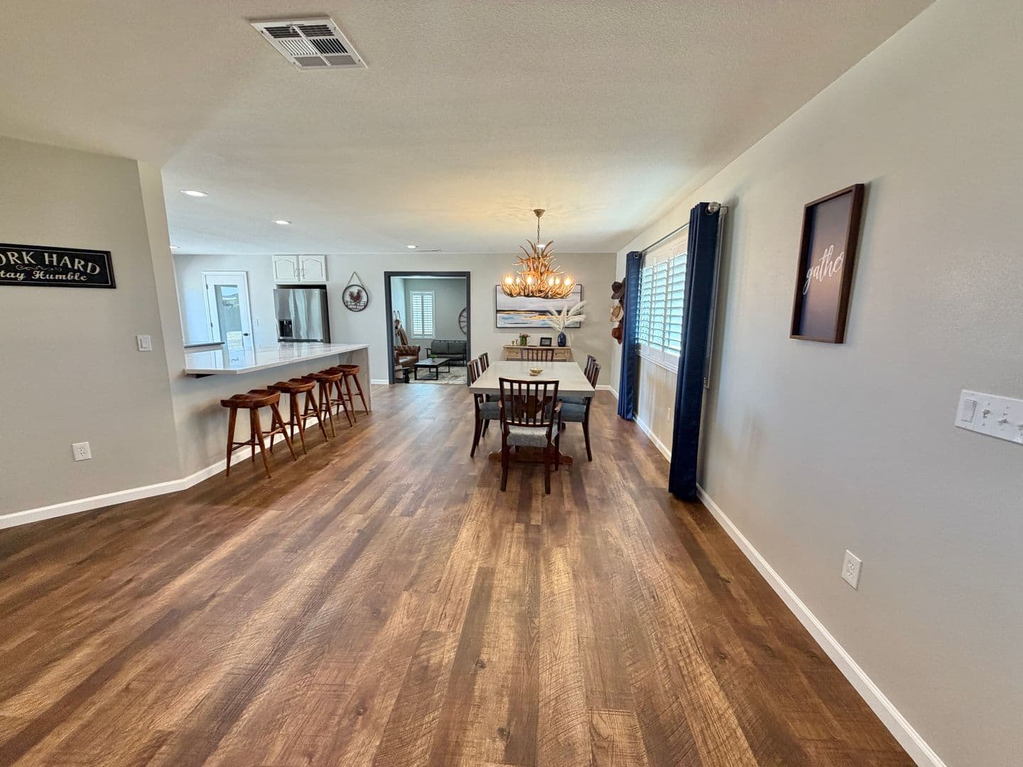 Dos Palos House: 11520 State Highway 152