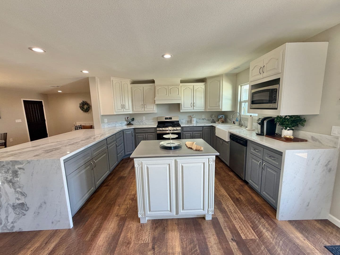 Dos Palos House: 11520 State Highway 152