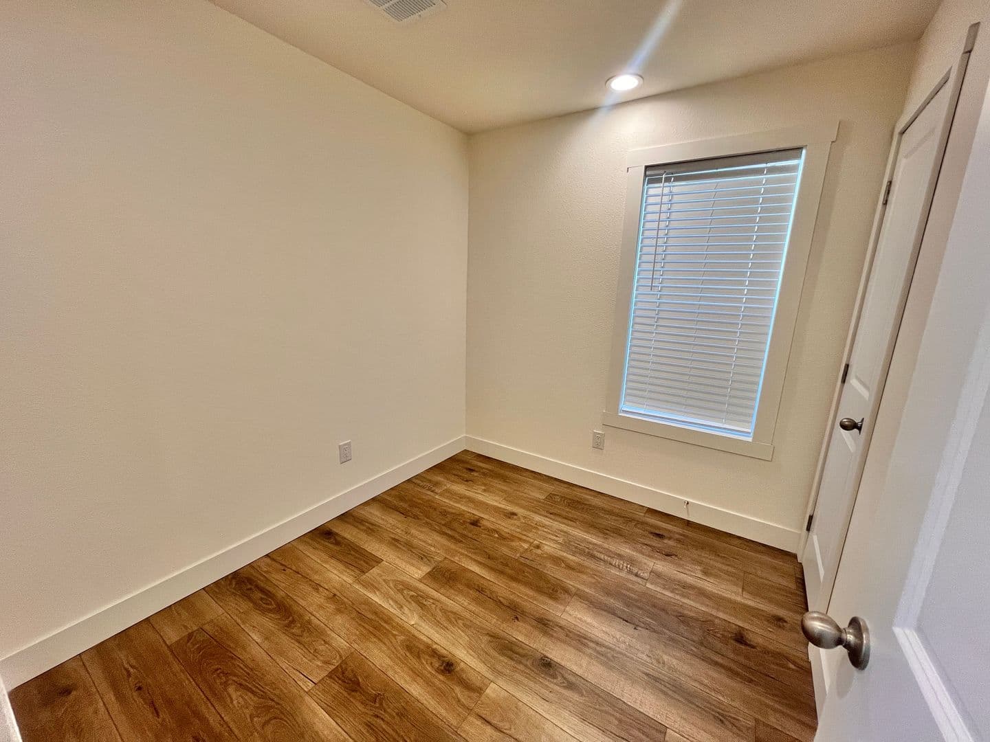 Los Banos House: 1602 1/2 Dodder Dr